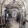 バラアーチ と 大きなオベリスク